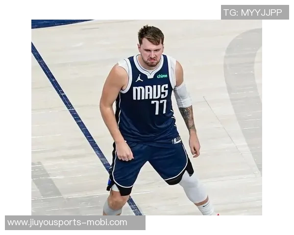 东契奇后撤步三分绝杀庆祝时刻与老队友小乔丹击掌共庆辉煌