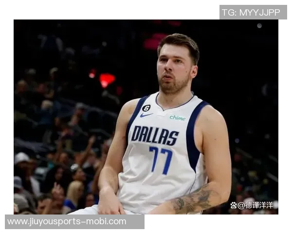 东契奇后撤步三分绝杀庆祝时刻与老队友小乔丹击掌共庆辉煌